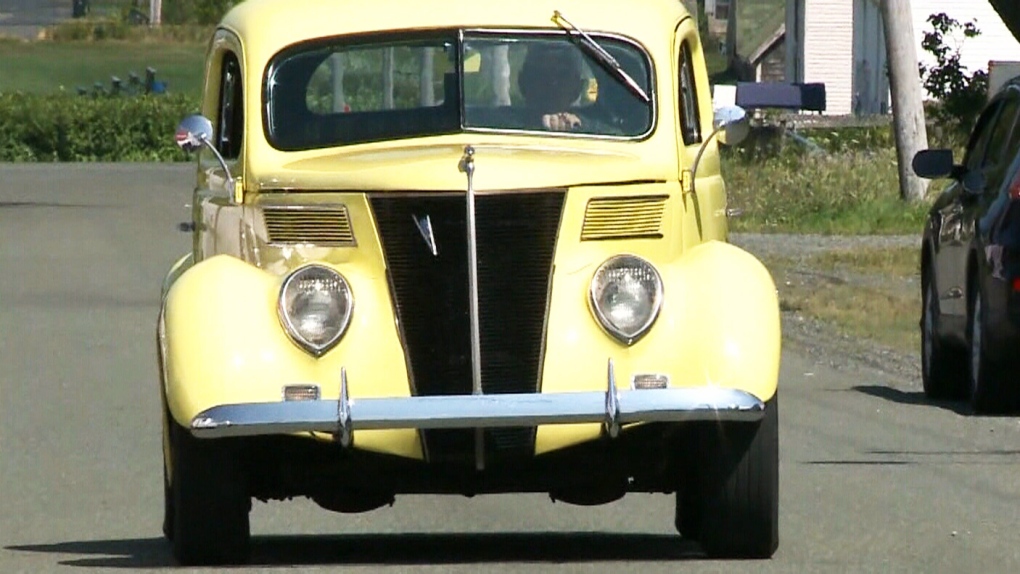 Car club brings antique cars to seniors