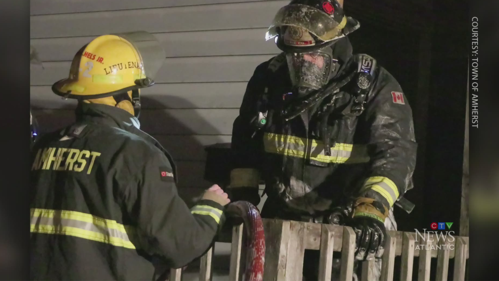 Fire displaces 20 residents in Amherst, N.S.