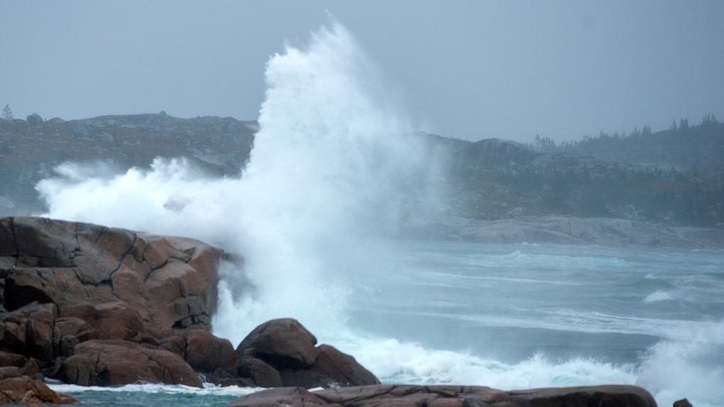 Waves pound the shore in Peggy's Cove, N.S., on Tuesday, Sept. 22, 2020.  (THE CANADIAN PRESS/Andrew Vaughan)