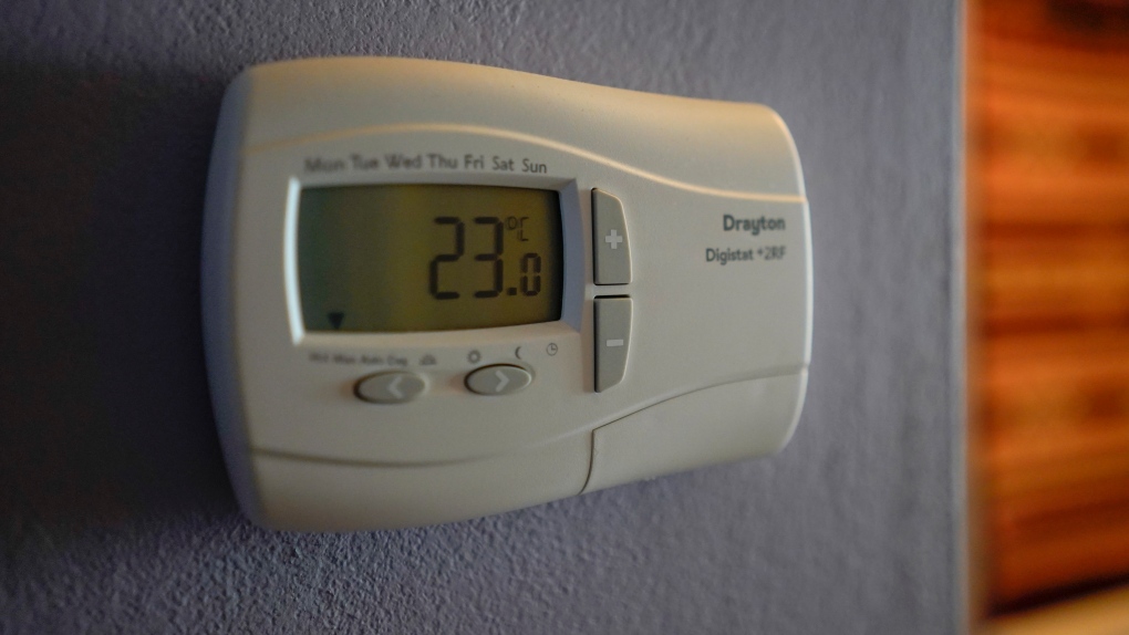 A thermostat in the house of Sharron Anderson, 60, in Plumstead, London, Thursday, Sept. 8, 2022. (AP Photo/Alberto Pezzali) 