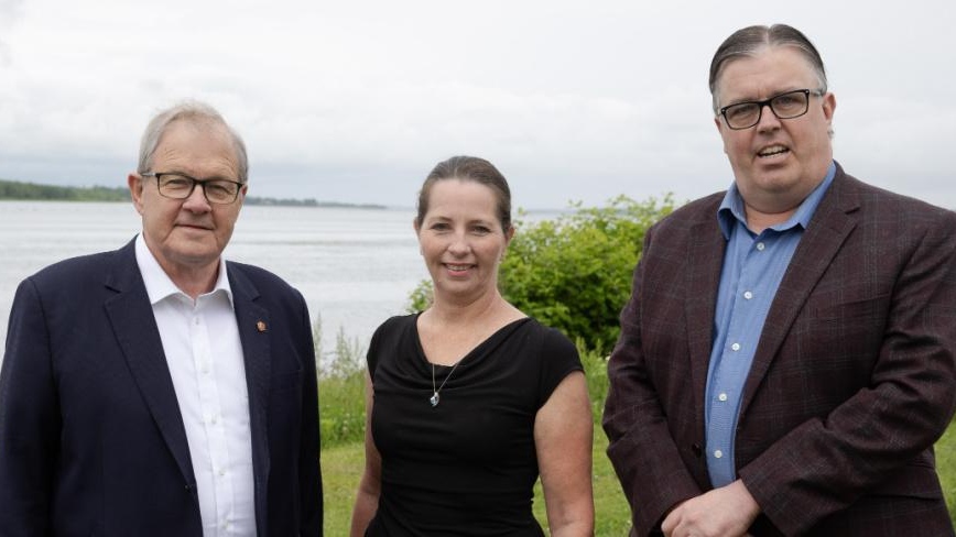 Lawrence MacAulay, minister of veterans affairs and MP for Cardigan, left, Sarah Branje, president of the St. Peter’s Area Development Corporation, and Steven Myers, minister of environment, energy and climate action. (Source: P.E.I. government) 