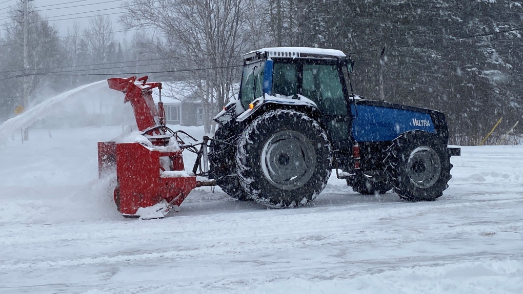 n-b-news-bathurst-hit-by-snow-ctv-news