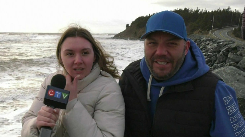 N.S. beach waves attract viewers day after storm