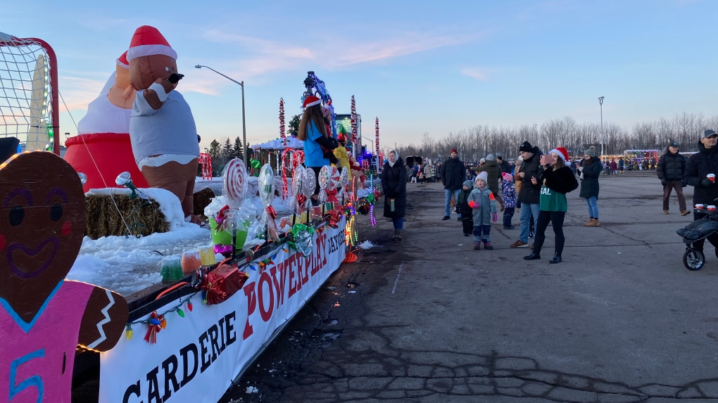 Thousands attend Santa Claus parade in Moncton